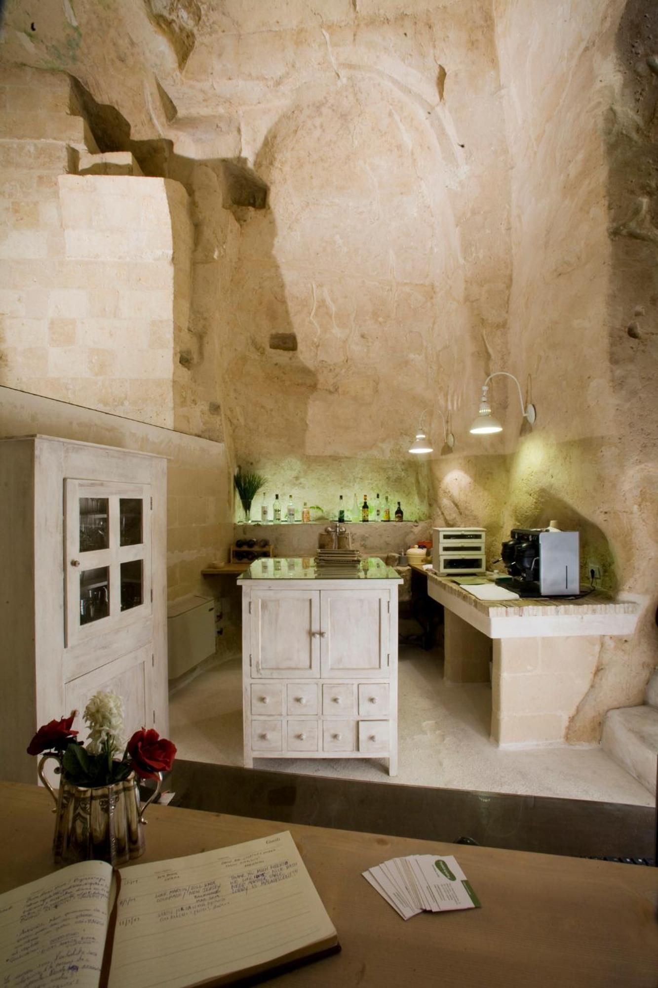 L'Hotel In Pietra Матера Екстериор снимка